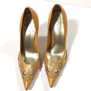 BCBGirls Gold Beaded Wooden Heel Pumps Sz 6.5
